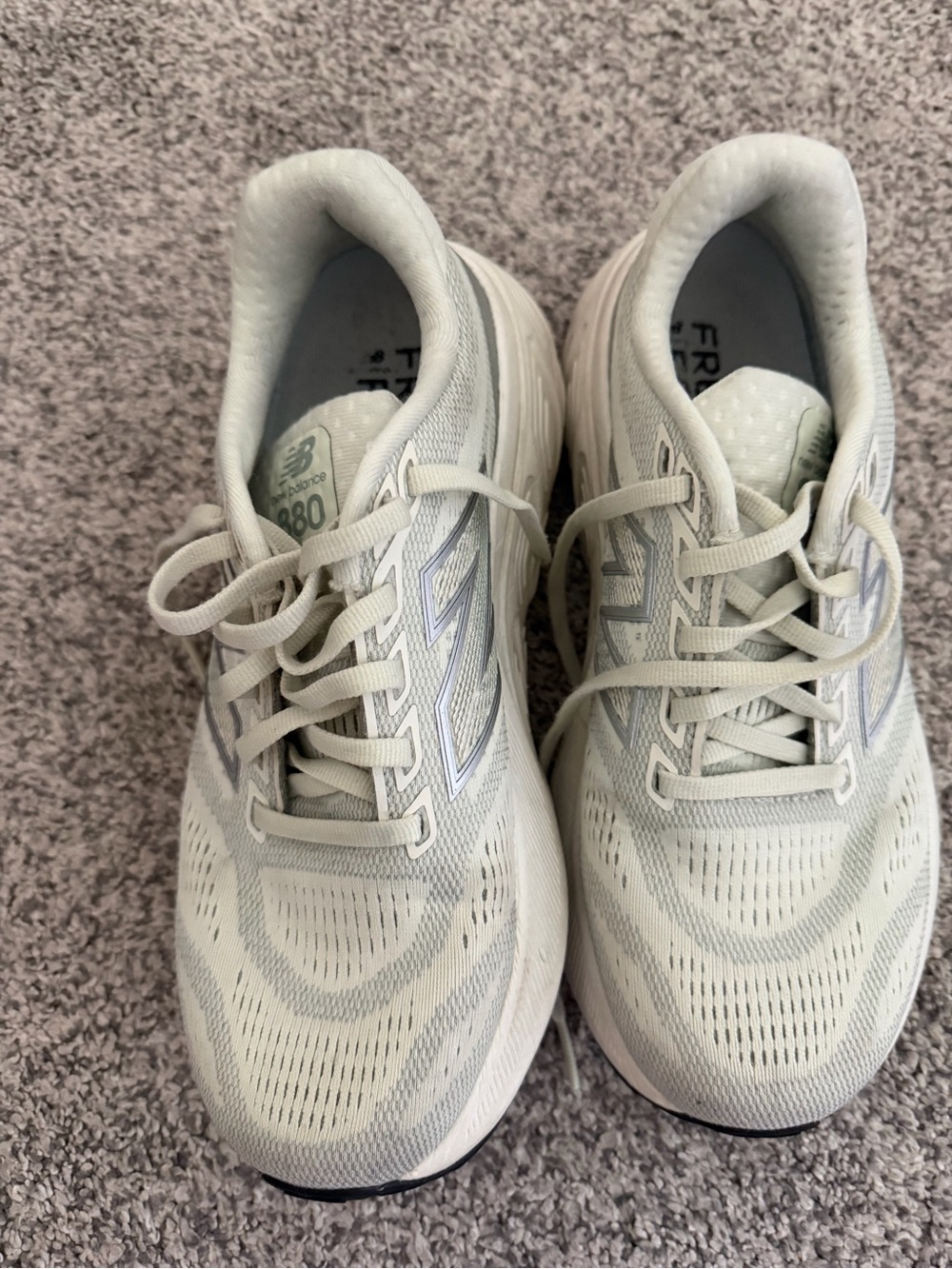New Balance Women's 880 Running Shoes - Light Sage/Gray size 7 1/2 wide